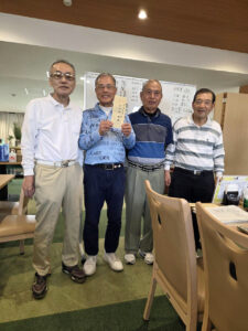 団体優勝の皆さん ” 中村、鴇田、谷口、瀧 ”（右から）