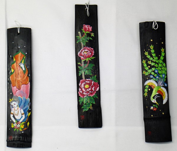 絵付け竹炭(工芸) 中川 孝江(9班)