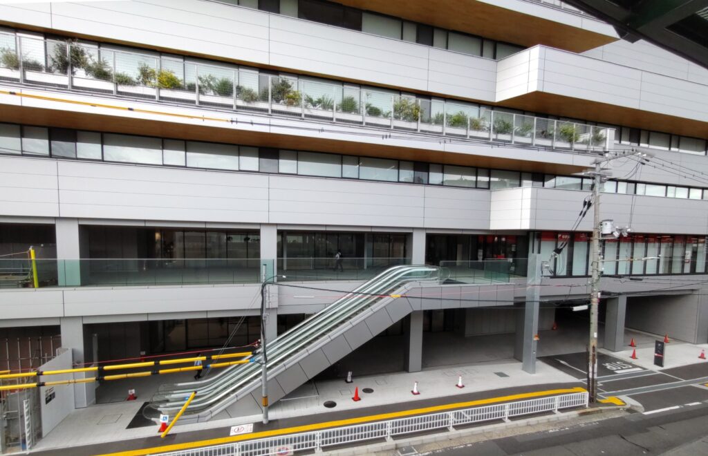 西三荘駅から見る