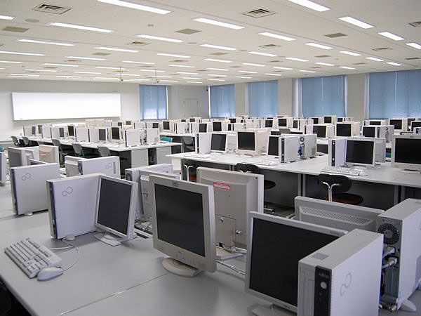 140台パソコン室が3教室