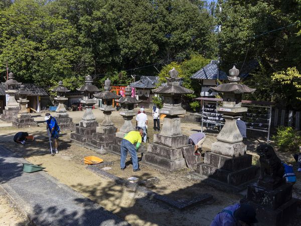 参道もきれいになりました