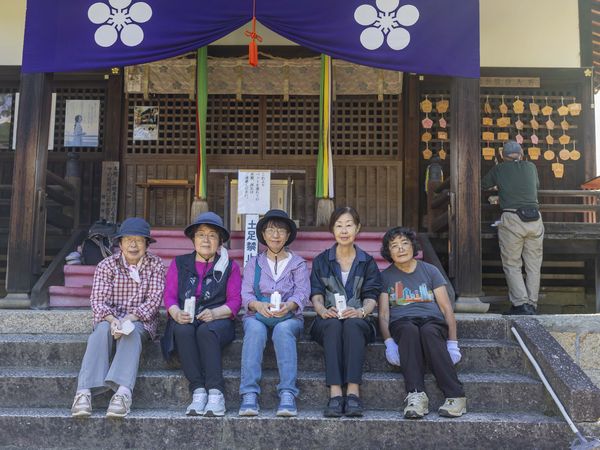 清掃を終えて、きれいになった拝殿