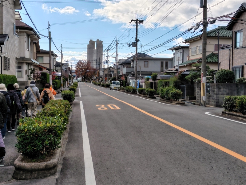 向こうは、樟葉駅前