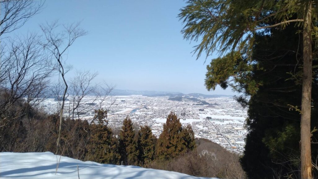 村国山山頂から