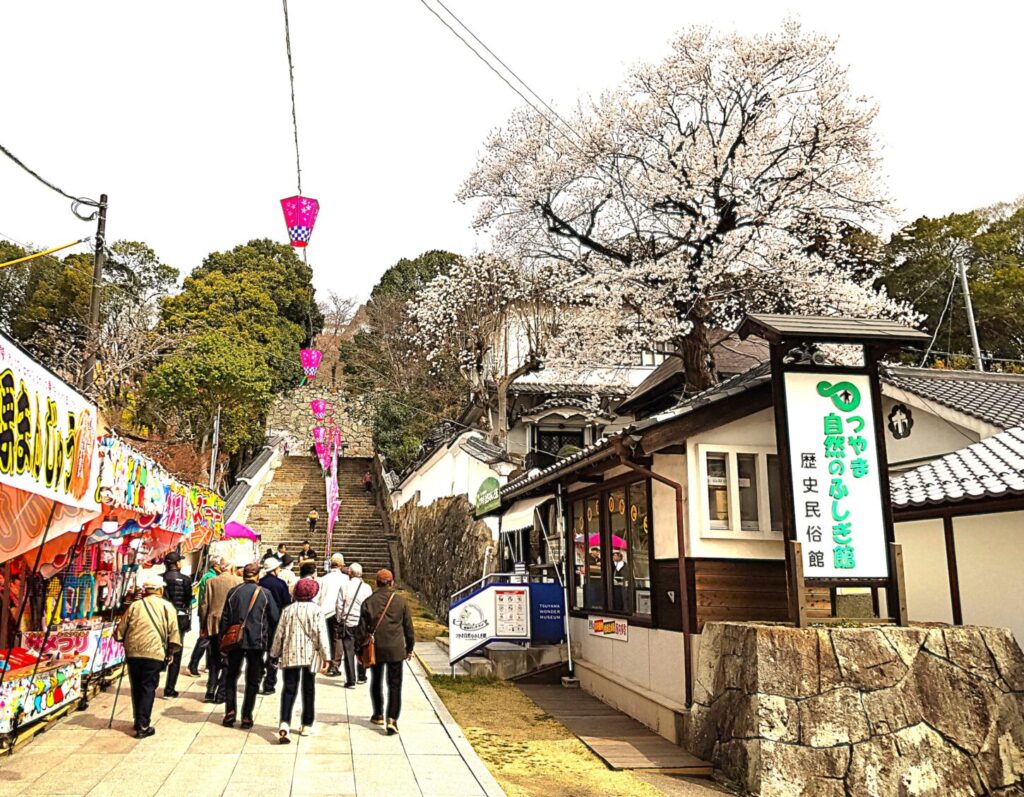 津山城への入り口