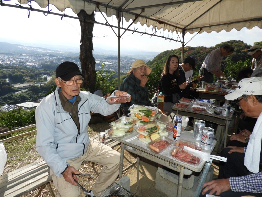 まだ肉もあるで～
