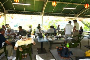 ㉘楽しい時間「話は・・・｝