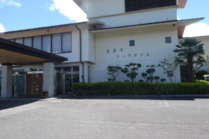 ①何時ものホテルで