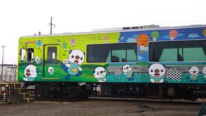 24 伊勢鉄道のラッピング車輛