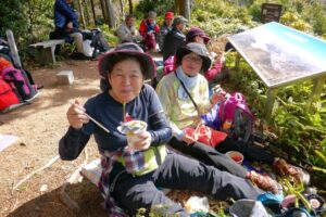 41_今日の女性群は、全員ラーメン!