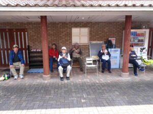 6.すずらん台に到着し市民センターにて弁当頂く