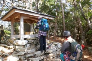 18b.私達も、しっかり祈願!