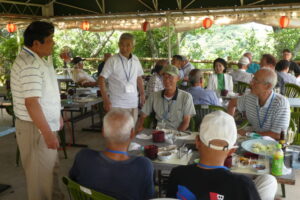 ㉙こちらでも「にぎやかにお話中」