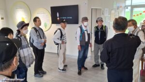 13 ドアの向こうが､ローソク工場です