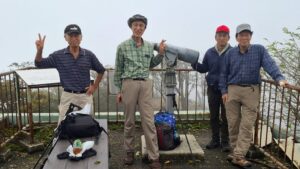 21_展望台の上に集合！