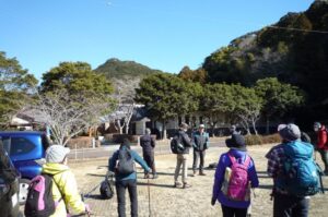 02_先ず、後ろに見えている浅間山に登ります!