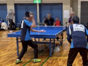 21）Kuさん_必殺フォアサービス！