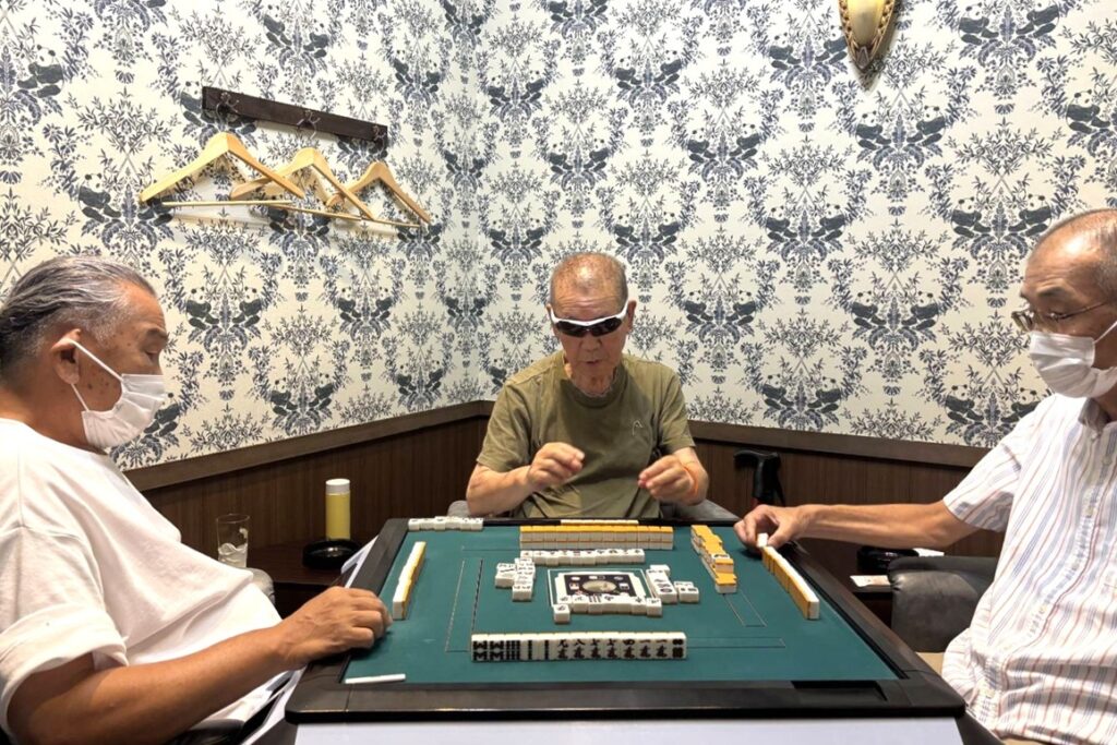 01_1回戦・A卓(強豪同士)の対戦もよう