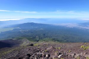 07_八合目から見た､下の登山道