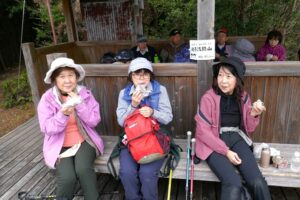 27_東屋で昼食タイムー③