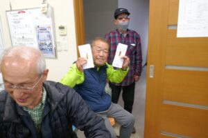 19_鈴木さんも､参加賞を受賞！