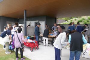 01_次々に参加者が到着します