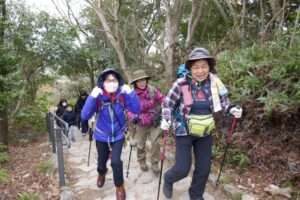 06_軽快なスピードで登ります!