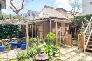 20_裏庭にも立派な手作りの茶室が！