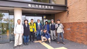 26 歴史博物館前でパチリ！