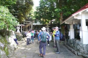 43_菅島神社の境内です