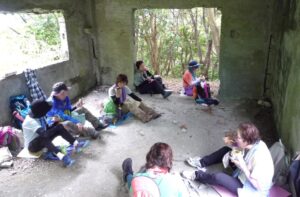 33_監的哨跡の中で、昼食タイム!