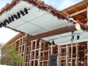 04.大屋根リング前のステージ？