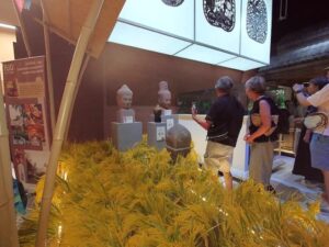 08.稲穂を周りにあしらった展示場