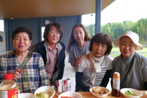 39_ハイ！女性ばかりでパチリ！