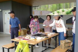 12_右の女性は､松寿会の方