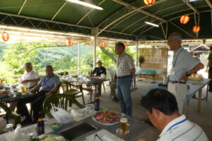 ⑦支部長から紹介されて挨拶の副支部長