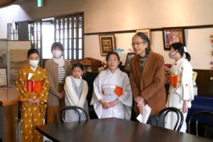 05_柳屋奉善のご主人が､挨拶に登場！