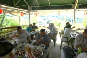 ⑩各テーブルで「乾杯」