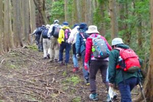 06_きれいな隊列で登ります
