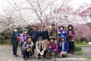 02_創造の森・ソメイヨシノ前で、もう1枚