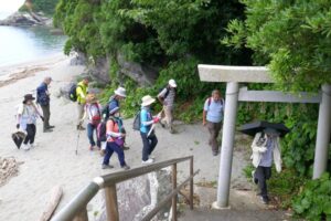 23_しろんご浜から、白ひげ神社へ急階段