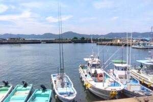 47_のどかな菅島港をあとにしました