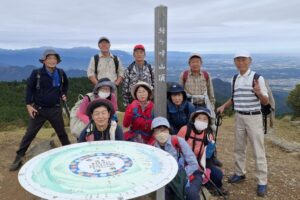28_山頂での集合写真ー１