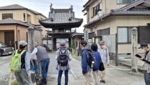 06 遍照寺の山門