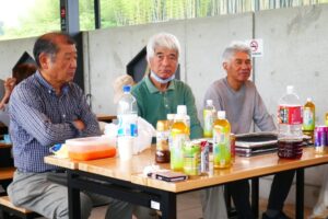 40_こっちは、男性ばかりでパチリ！