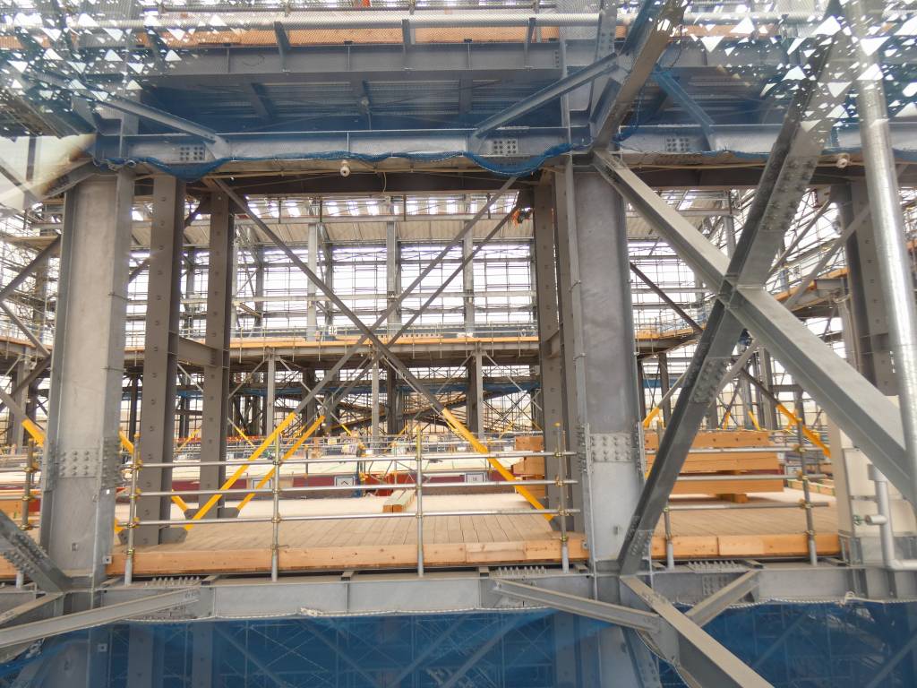 平城宮跡から佐保川