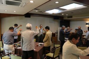 懇親会　みんなで乾杯