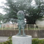 ＪＲ由良駅前のコナン像