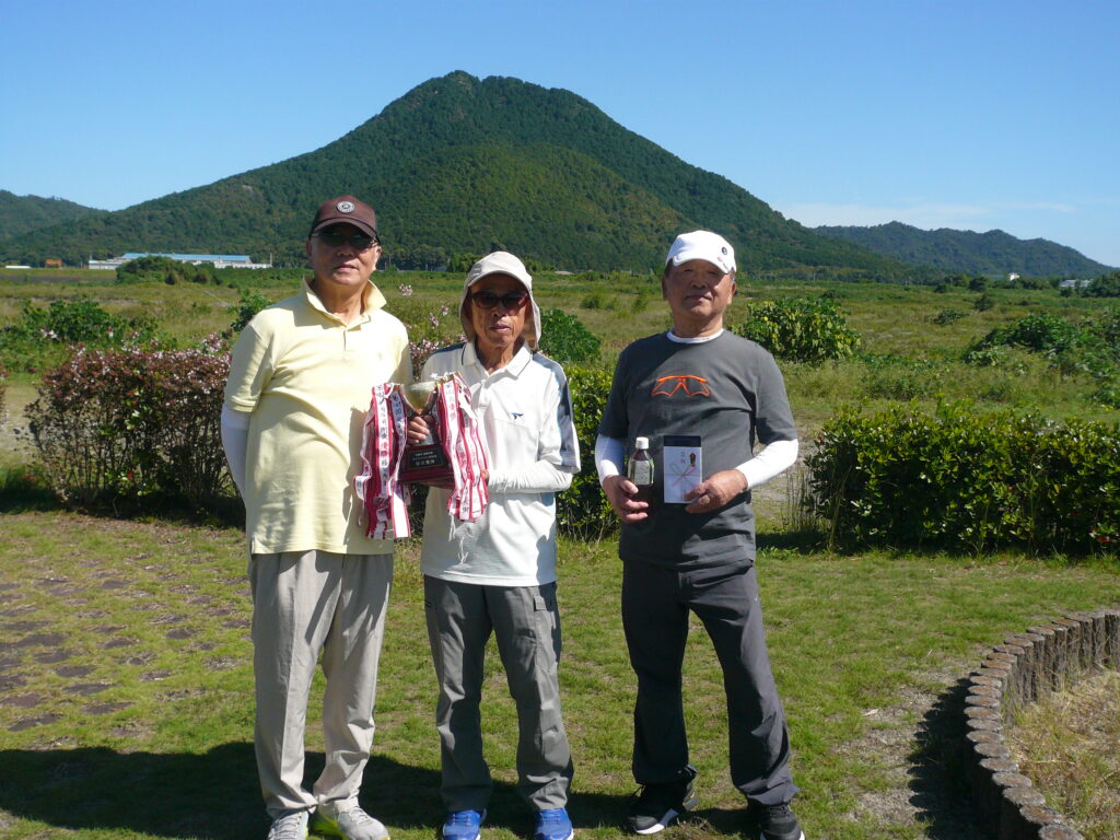 左から第226回３位大生さん優勝中河さん２位鵜飼さん