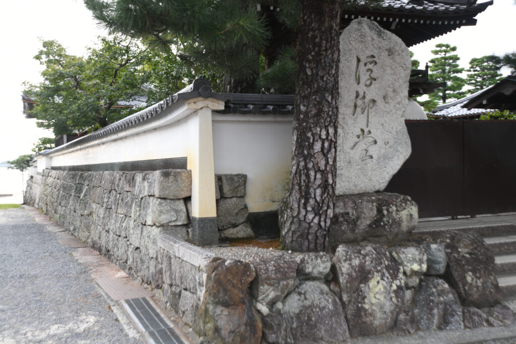 「夜明け」林 文信